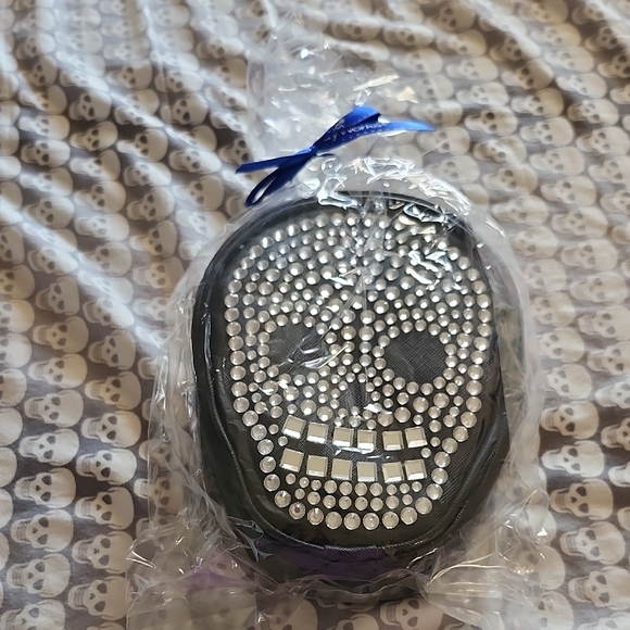 Bath & Body Works Black and Silver Skull Bag - Picture 1 of 5